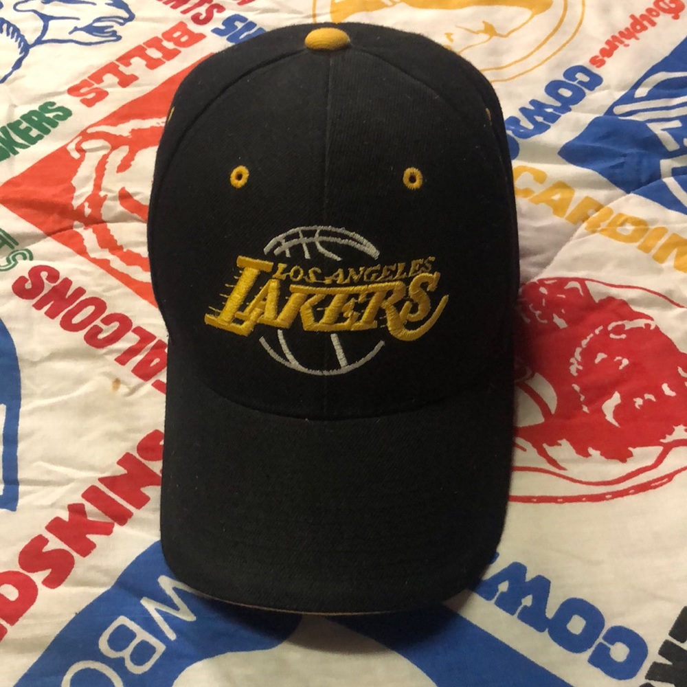 Lakers snap back